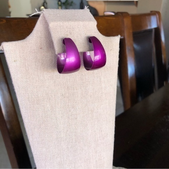 Vintage Pierced Earrings - Picture 1 of 4